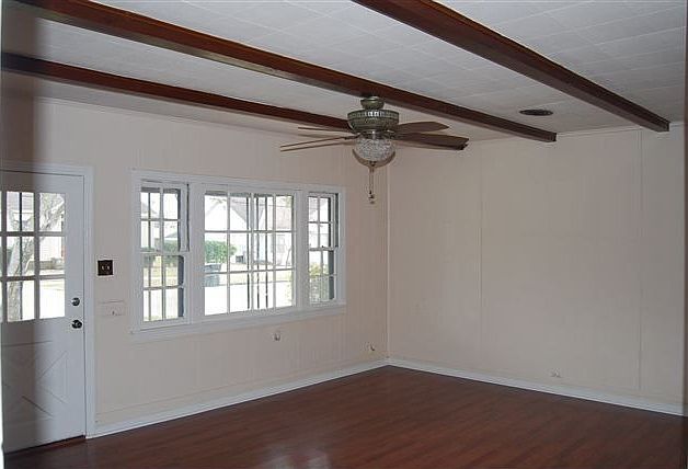 2nd image of 722 W Houston Ave