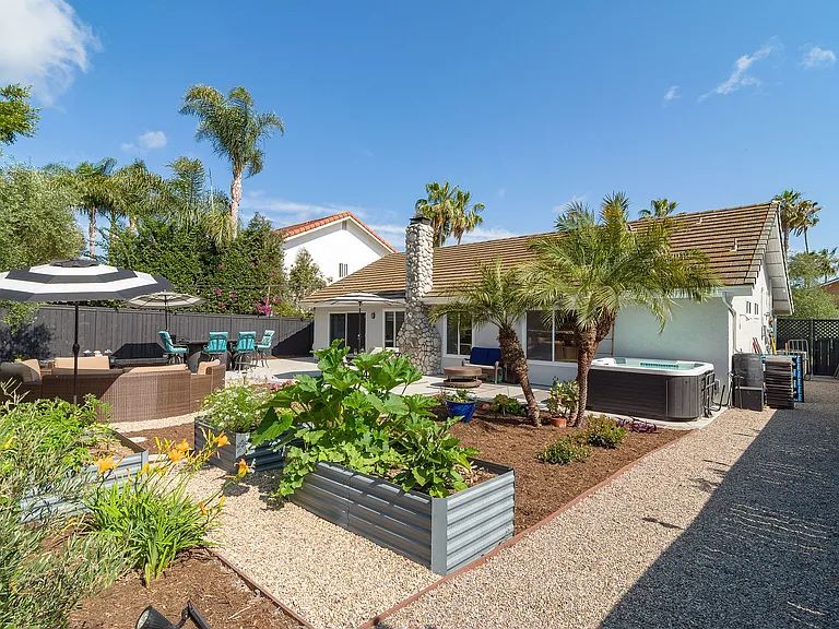 2618 Jacaranda Ave — Photo 11