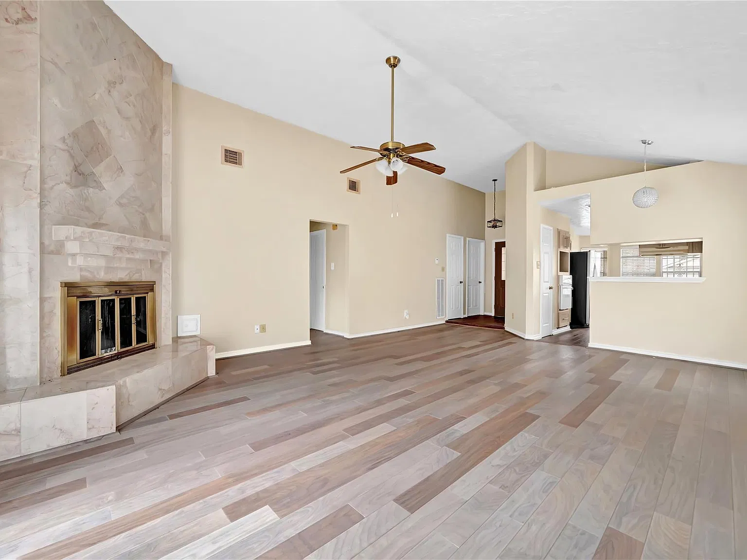 3 bed, 2.0 bath, 1576 sqft, $1,775 — Photo 4