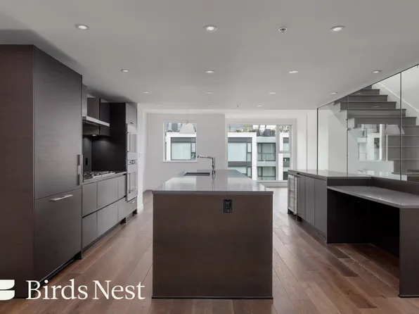 1516 Atlas Ln #302, Vancouver, BC V6P 0E1