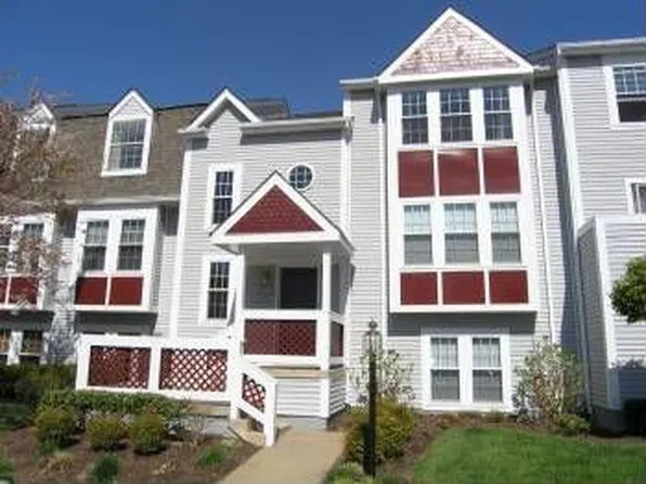 12945C Grays Pointe Rd, Fairfax, VA 22033