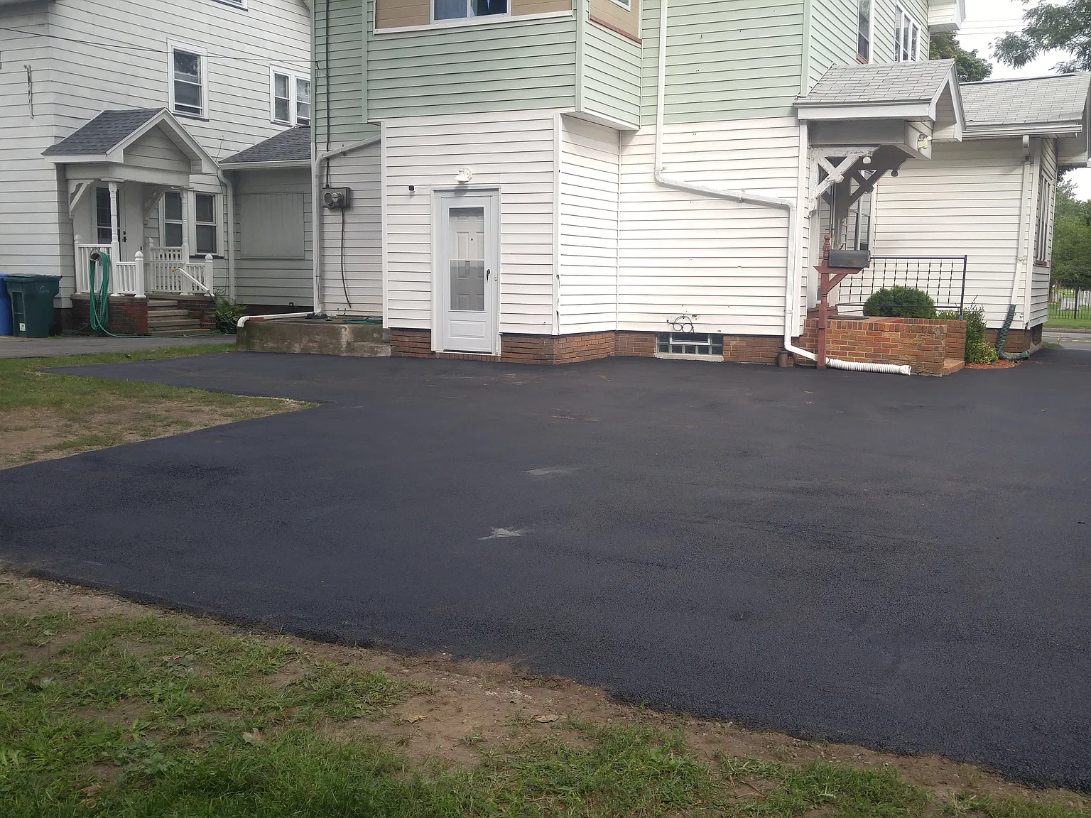 3 bed, 1.5 bath, 1560 sqft, $1,950 — Photo 3