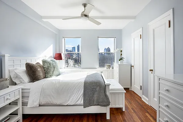 Sold by Warburg | media 23