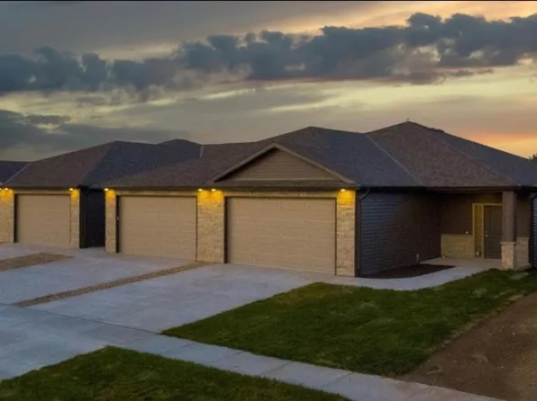 8812 Bristlecone Dr, Lincoln, NE 68526