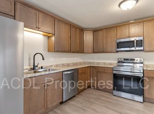 4551 S 48th St, Greenfield, WI 53220