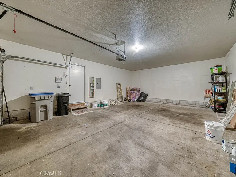 687 Armstrong St — Photo 24