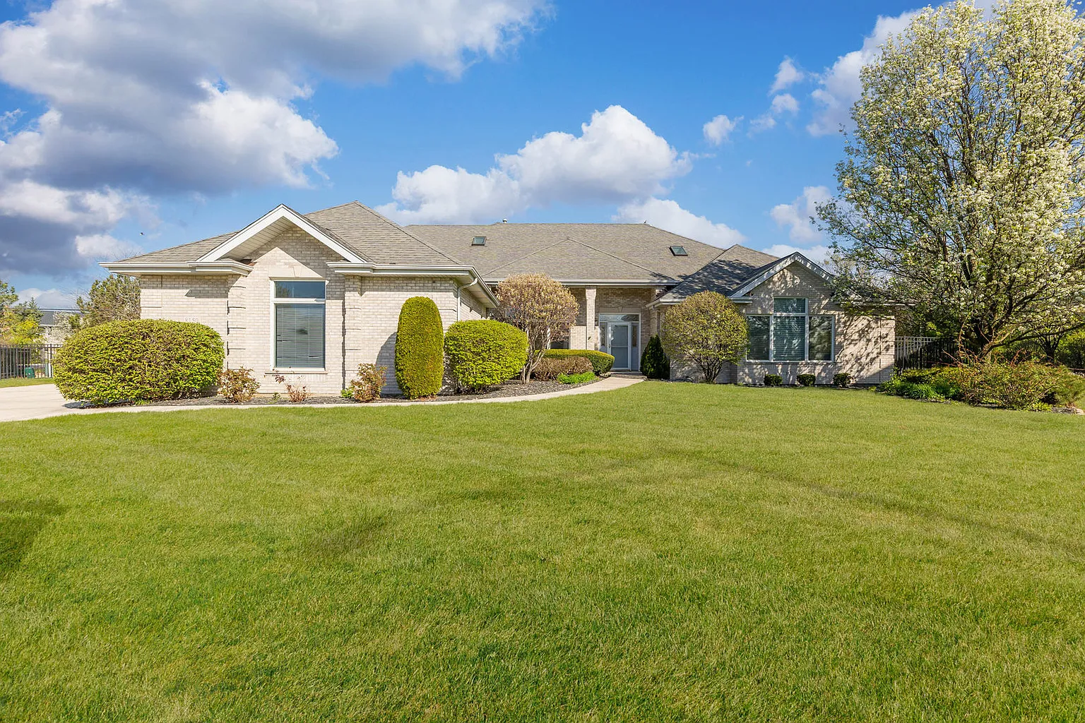 8150 Koehler Dr photo 1