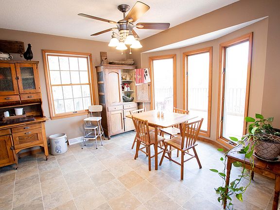 2nd image of 1510 Sky View Dr