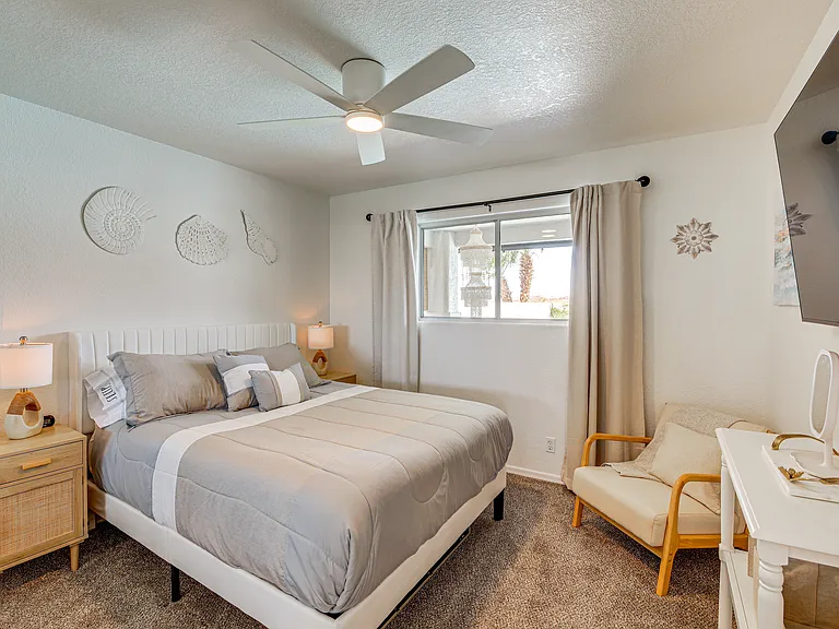2811 Oakridge Dr — Photo 19