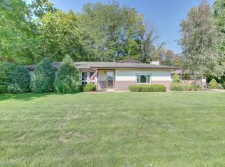 201 S Turner Dr, Mahomet, IL 61853