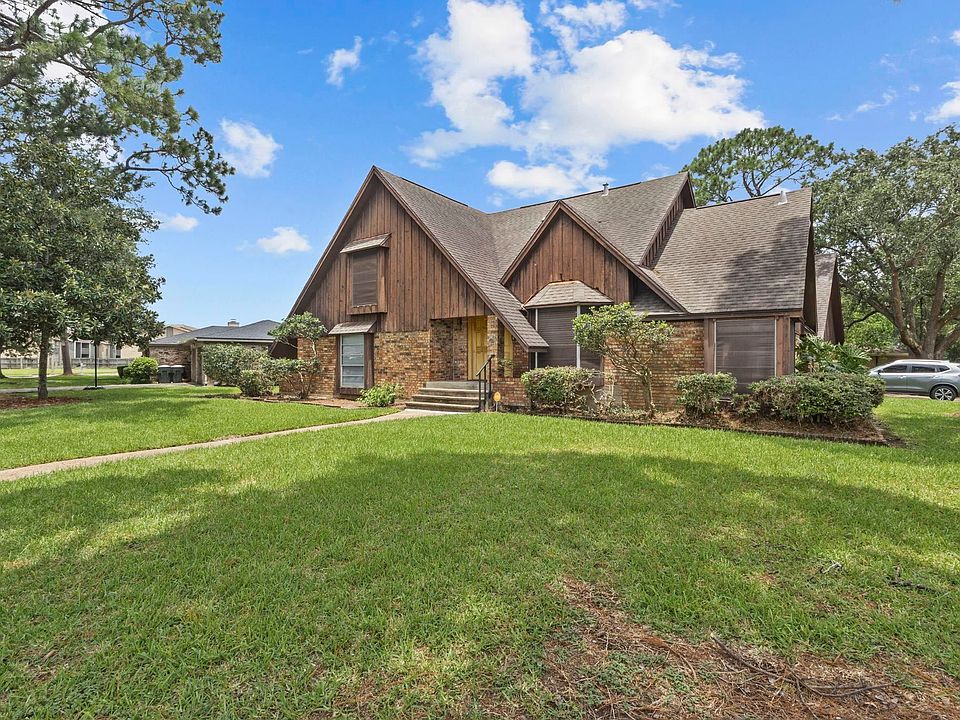 1st image of 8600 Stonegate Ct
