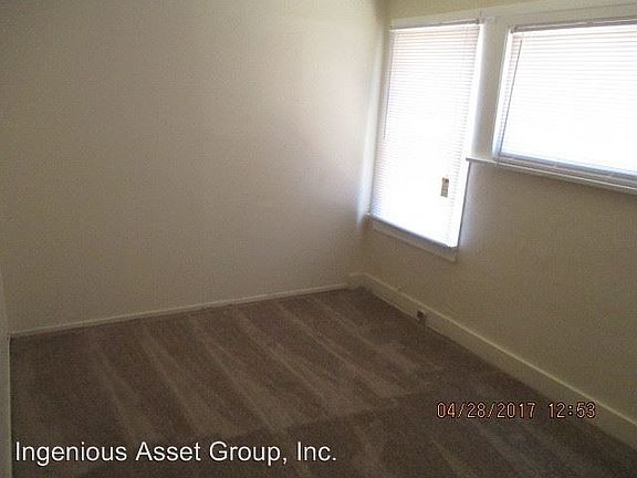 4th image of 1119 W 107th St