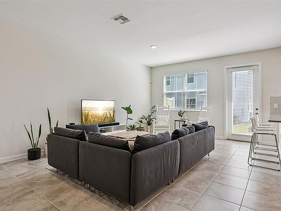 5th image of 2927 SENTENCE STREET