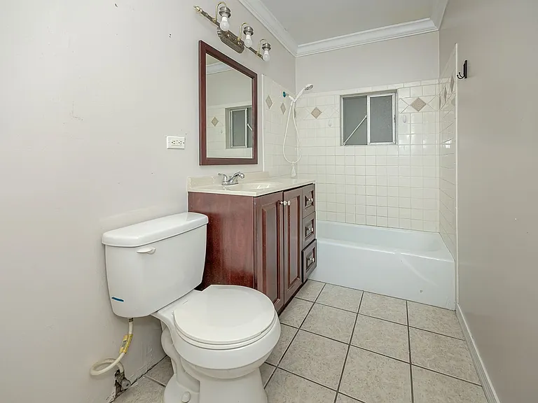 807 Market St — Photo 13