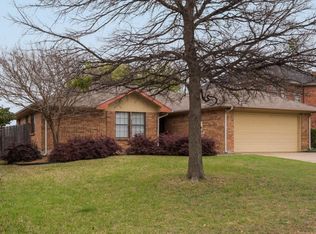 3226 Ferncrest Ct, Grand Prairie, TX 75052