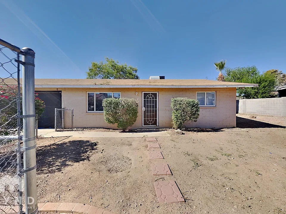 1204 W Cochise Dr #2