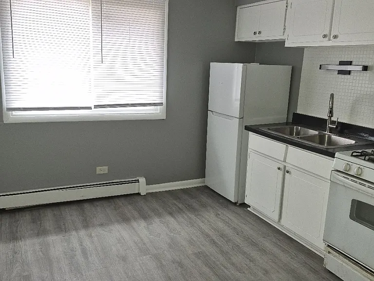 74 Yates Ave #3S — Photo 4
