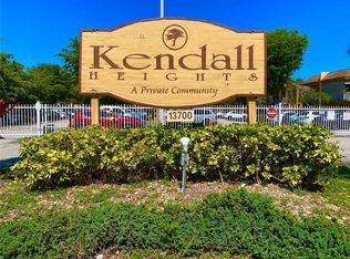 13700 SW 62nd St APT 203, Miami, FL 33183