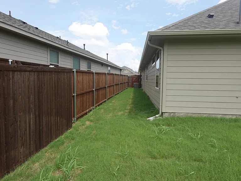 223 Fairmont Dr — Photo 18