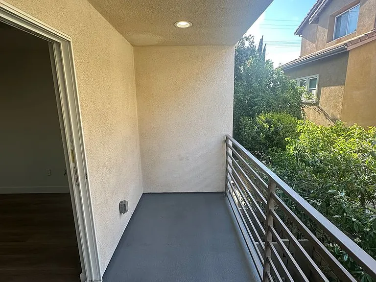 16561 Vine Ter #16561 — Photo 12