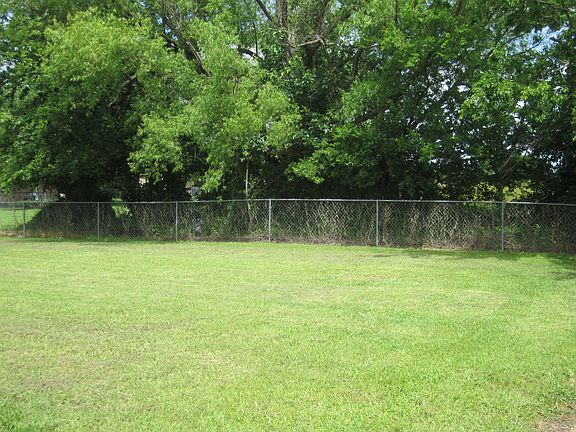 3rd image of 237 Eastmanor Dr