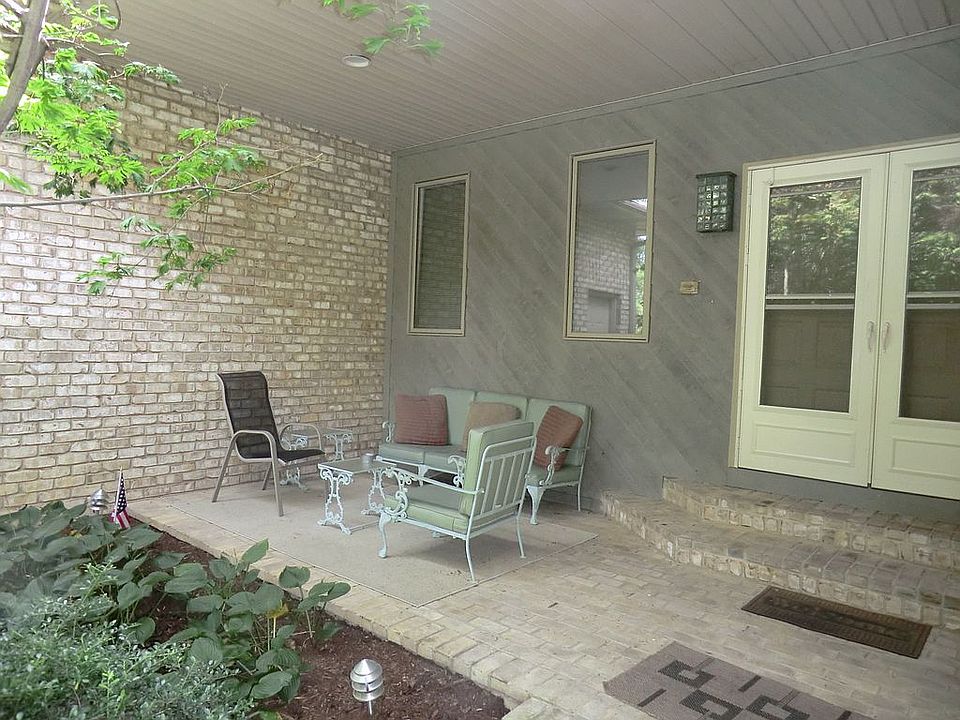 1st image of 403 Cedar Orchard Dr W