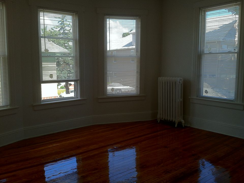 2nd image of 374 Teaneck Rd