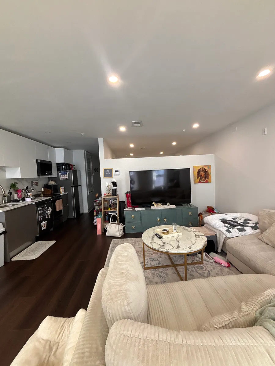 Building Photo - 253 N 3rd St #3F