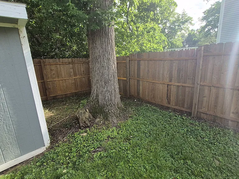 139 E South St — Photo 30