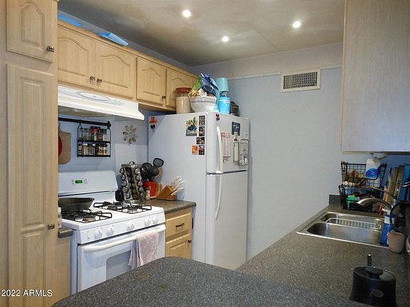3rd image of 3828 N 32nd St Unit 109
