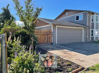 21185 Sayre Dr NE, Aurora, OR 97002