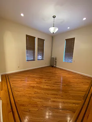 Rented by Benyamin Fattakhov, LREB | media 11