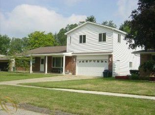 5766 Lochleven Dr, Waterford, MI