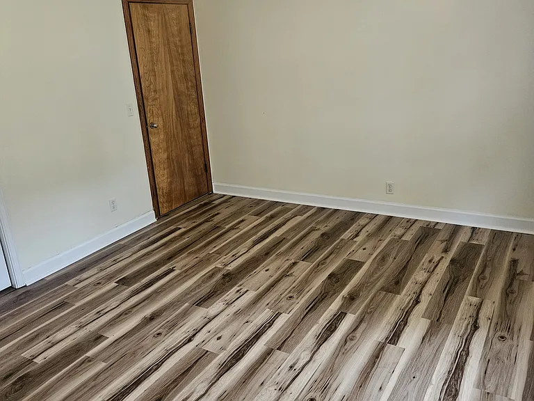1501 Oak St — Photo 14