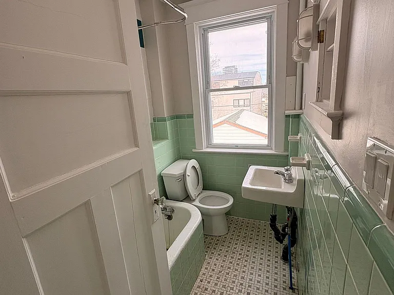 66 Belvidere Ave — Photo 5