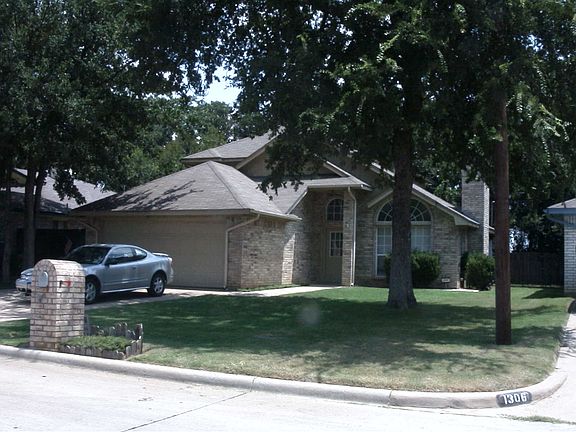 5th image of 1308 Ivy Creek Dr
