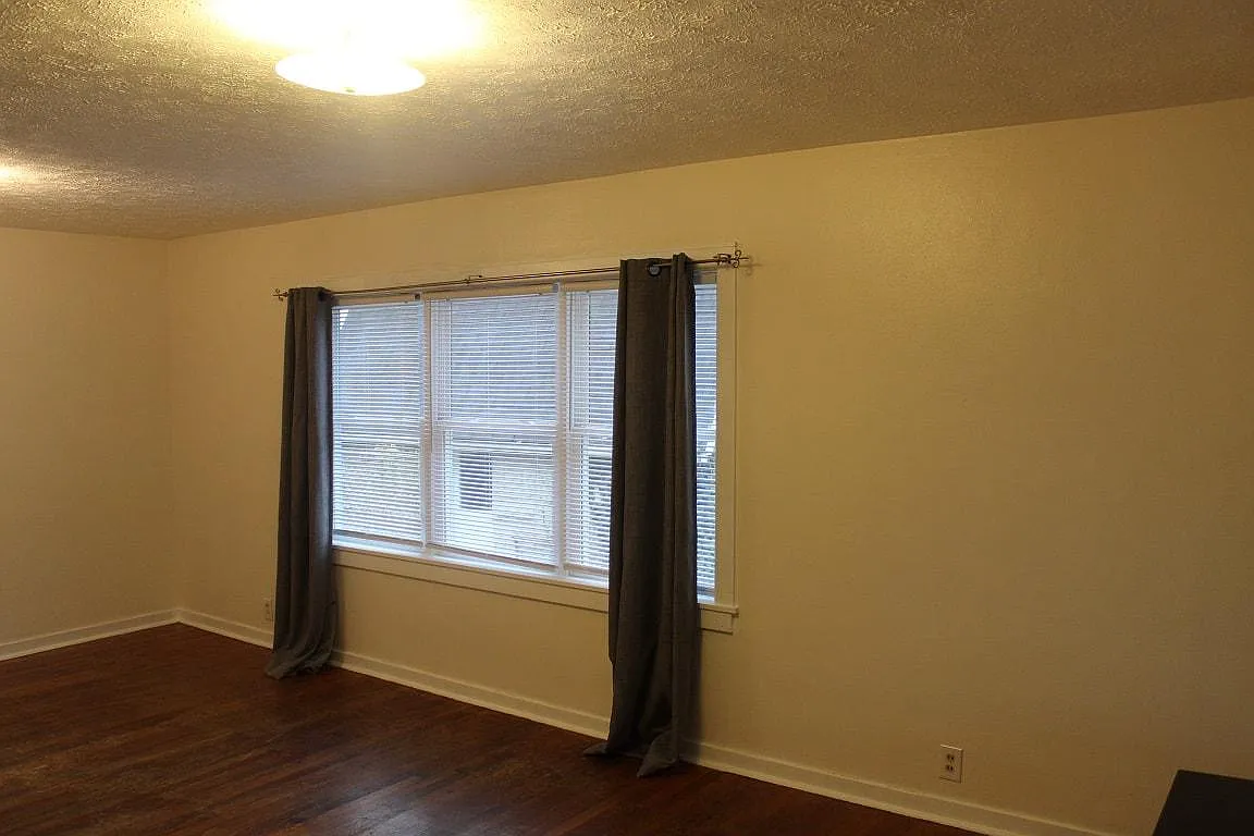 3 bed, 1500 sqft, $4,500 — Photo 4