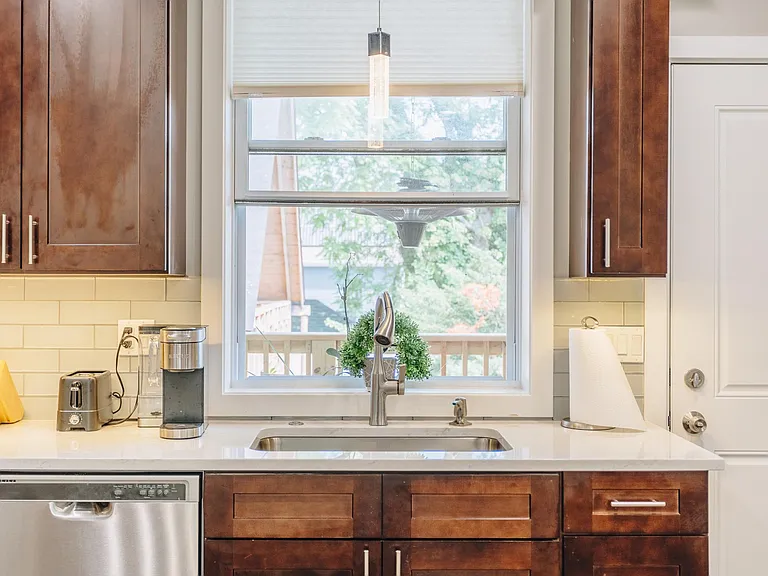 1752 W Catalpa Ave #2W — Photo 5