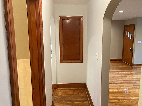 5th image of 225 Webbmont Cir