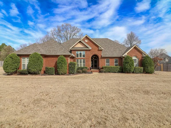 1300 Layman Dr, Jonesboro, AR 72404