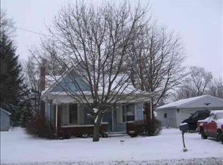 207 N Riverside Dr, Monticello, IN 47960