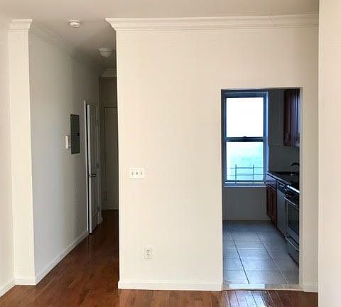 4th image of 3116 32nd St APT 3D