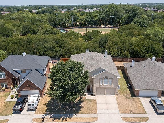 3rd image of 4729 Woodhaven Ln