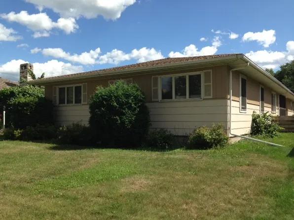 712 9th St S, Virginia, MN 55792