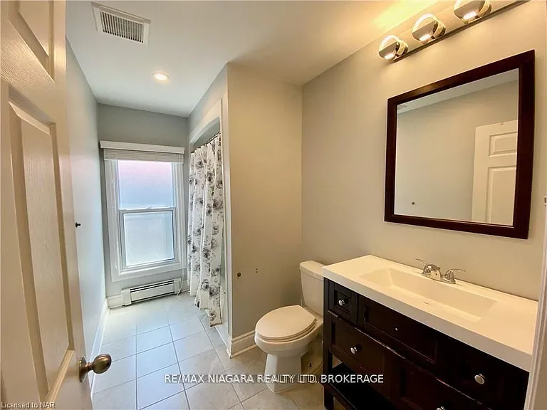 142 Main St W #REAR — Photo 17