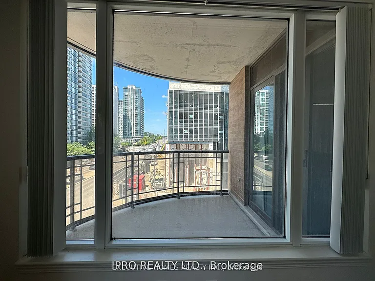 385 Prince Of Wales Dr #423 — Photo 1