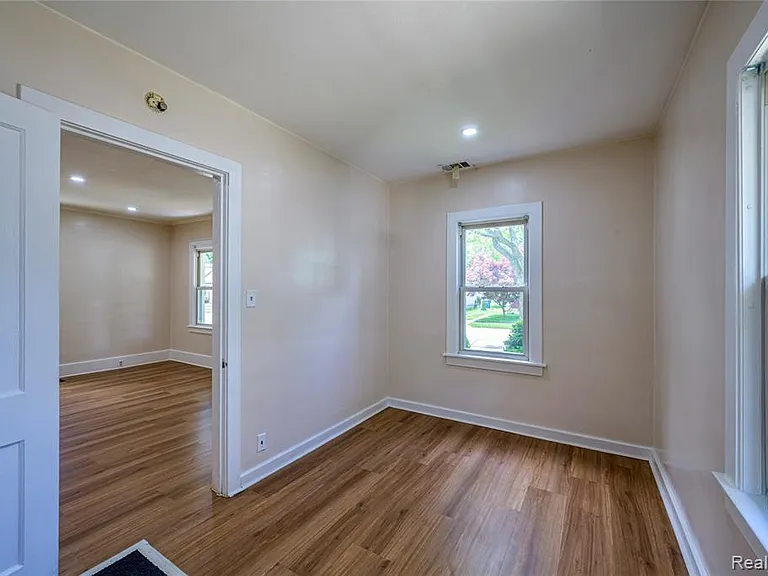3226 Grayson St — Photo 5