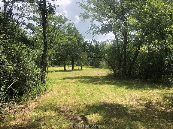 5th image of 1400 E Yaupon Dr