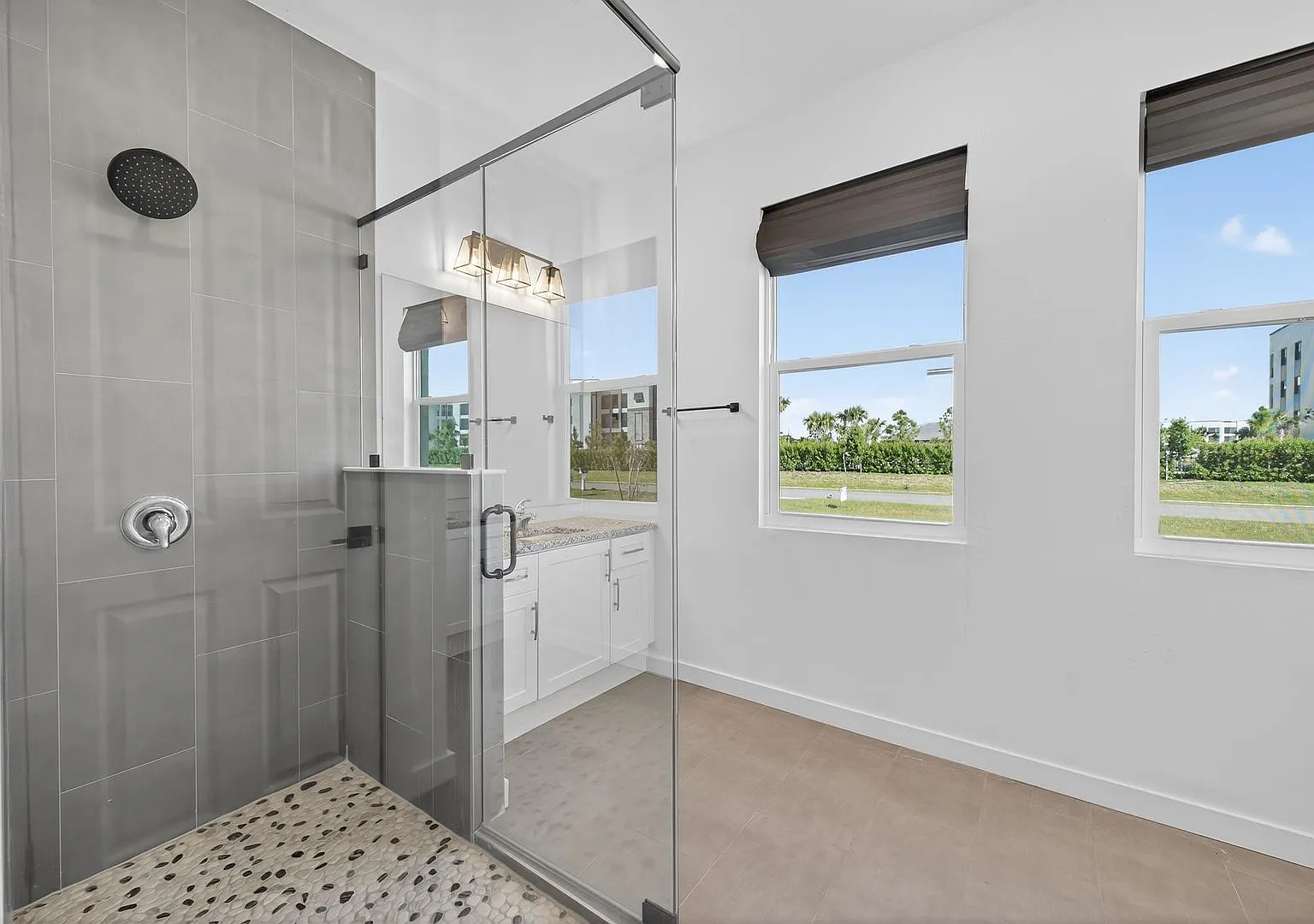 Beautiful Dream Home in Cape Coral! 4 Bedrooms, 3 Bathrooms — Photo 3