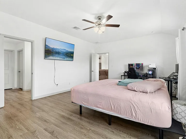 224 Sweetwater Creek Ln — Photo 10
